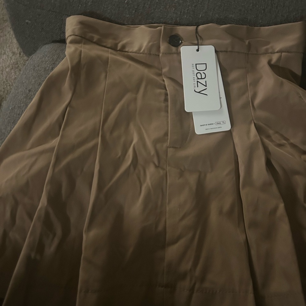 Davy Jr. Size Large Tan Skort